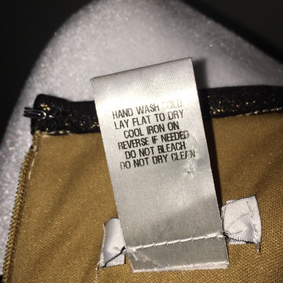 Sequined cocktail dress by Cache in stunning reptile design, size 4. - Picture 9 of 11